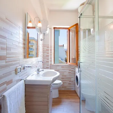 3 Bedroom Cozy In *