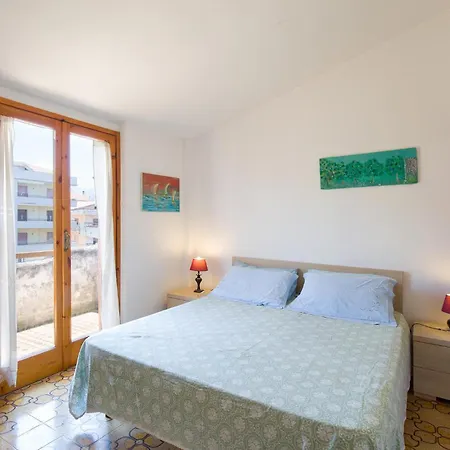 3 Bedroom Cozy In スカレア